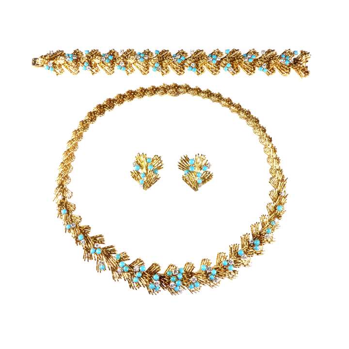Gold, turquoise and diamond suite of necklace, bracelet and pair of earrings by Cartier, the stylised design featuring a chevron row of wirework rods ,